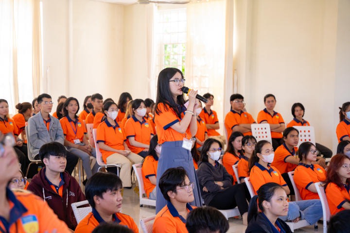 Sinh viên ngành Tâm lý học HUTECH học cách sống không stress 79