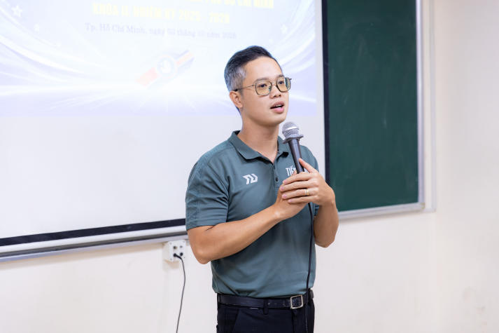 Khoa Marketing - Kinh doanh quốc tế “tiếp lửa” phong trào, kiện toàn nhân sự Đoàn - Hội 64