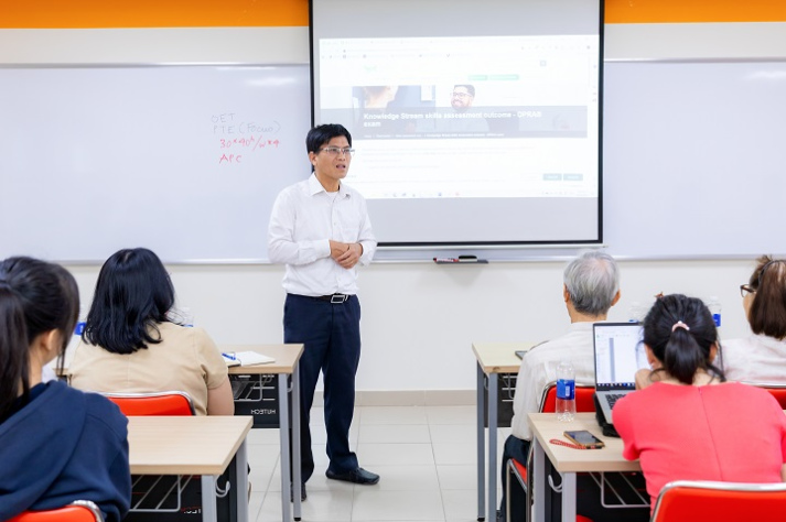 Sinh viên Khoa Dược lắng nghe chia sẻ thực tế về hành trình hành nghề Dược tại Úc 32