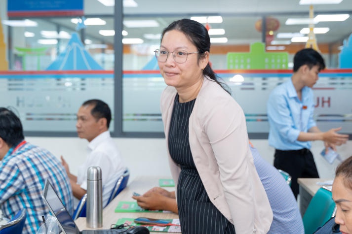 Sinh viên Khoa Xây dựng HUTECH tìm hiểu giải pháp chống thấm công nghệ Việt 43