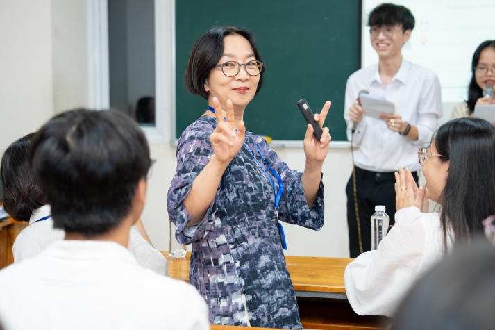 Korean Studies students prepare for TOPIK exam with expert guidance 19