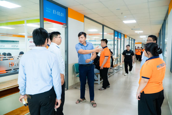 HUTECH tổ chức khám sức khỏe miễn phí dành cho sinh viên toàn trường 17