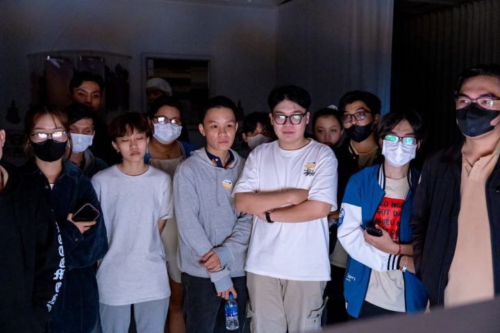 Sinh viên ngành Kiến trúc HUTECH tham quan triển lãm đèn nghệ thuật tại C.Space 48