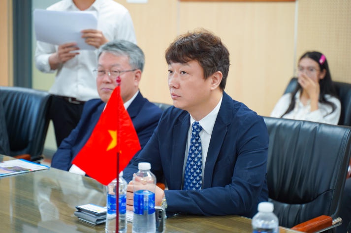 HUTECH ký kết MOU với Đại học Daegu Catholic và Hiệp hội Xúc tiến Công nghiệp Công nghệ thông tin tỉnh GyeongBuk (Hàn Quốc) 29