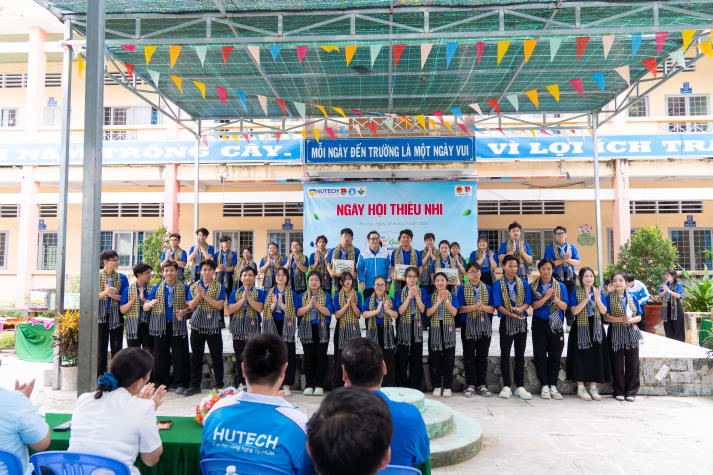 Lãnh đạo HUTECH tiếp sức chiến sĩ Mùa hè xanh 2026 tại Đồng Tháp 67