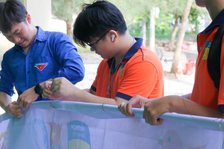 CLB Tình nguyện cộng đồng (CVC) HUTECH mang “Xuân yêu thương” đến các em học sinh tỉnh Bình Thuận 109
