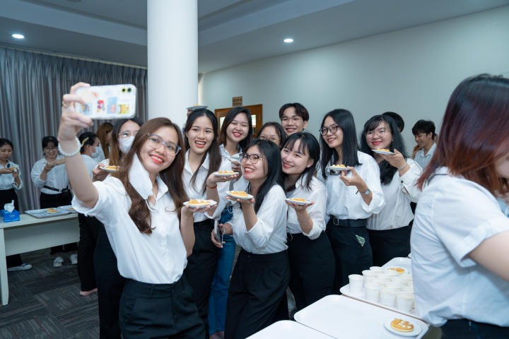 Sinh viên Khoa Nhật Bản học hào hứng tham quan Nhà máy Ajinomoto 65