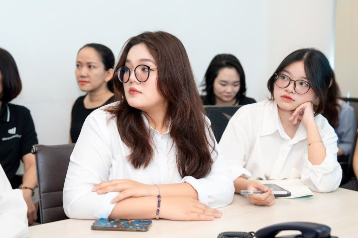 Trải nghiệm tại SSI và Manpower, sinh viên Khoa Tiếng Anh mở rộng tầm nhìn trong lĩnh vực Tài chính - Nhân sự 66