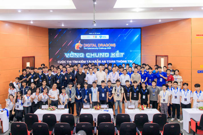 Sinh viên An toàn thông tin HUTECH lập thành tích tại Digital Dragons CTF 2025 7