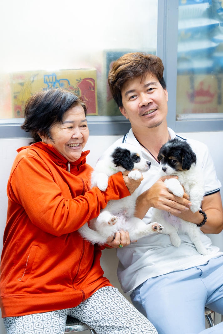 [Video] Hàng trăm thú cưng được thăm khám, tiêm vaccine phòng bệnh tại ngày hội “Chăm sóc sức khỏe thú cưng” HUTECH 156
