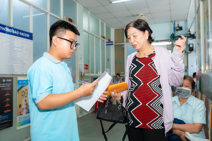 Sinh viên Điều dưỡng - Kỹ thuật y học vận dụng chuyên môn hỗ trợ chăm sóc sức khỏe cộng đồng 78
