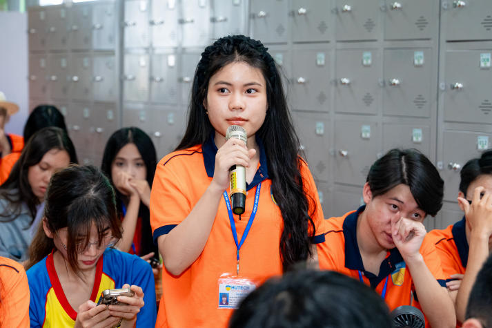 Sinh viên ngành Kinh doanh quốc tế học nghề thực tế từ chuyến tham quan Vinacoco 88