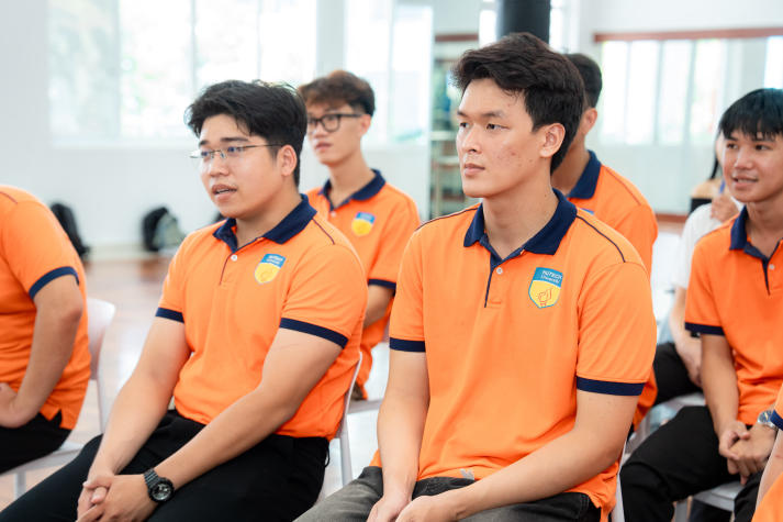 Sinh viên Quản lý thể dục thể thao khám phá truyền thông thể thao thời đại số 39