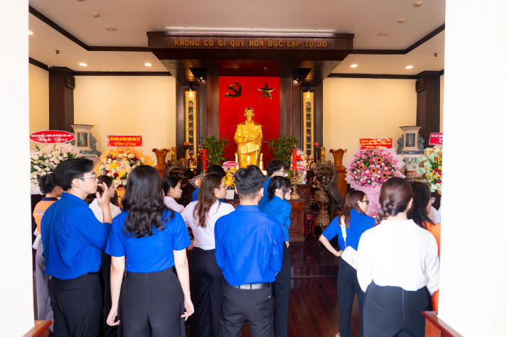 Sinh viên Khoa Quản trị kinh doanh lan tỏa khát vọng tuổi trẻ qua vòng Chung kết “Sinh viên với tư tưởng Hồ Chí Minh” 18