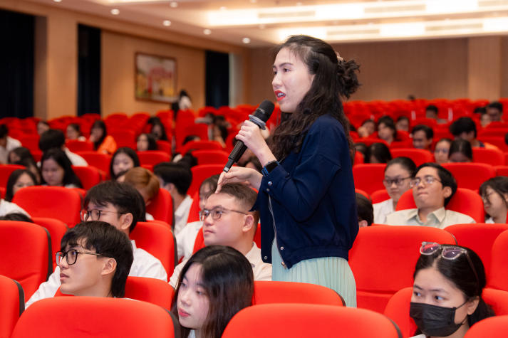 Nhiều công trình nghiên cứu chất lượng tại Hội nghị “Sinh viên nghiên cứu khoa học HUTECH 2025” 77