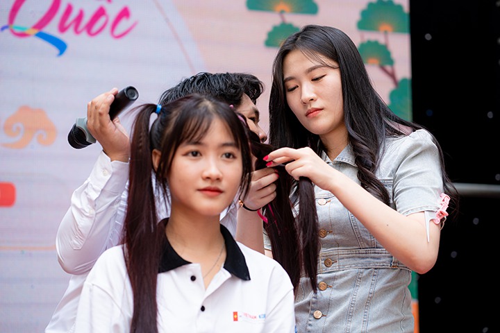 Sinh viên rủ nhau “vi vu” xứ sở kim chi ngay tại HUTECH trong Lễ hội Văn hóa Hàn Quốc 2023 101