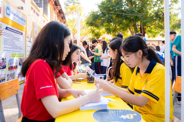 HUTECH tiếp lửa tự tin cho học sinh trước kỳ thi vào lớp 10 đầy thử thách 47