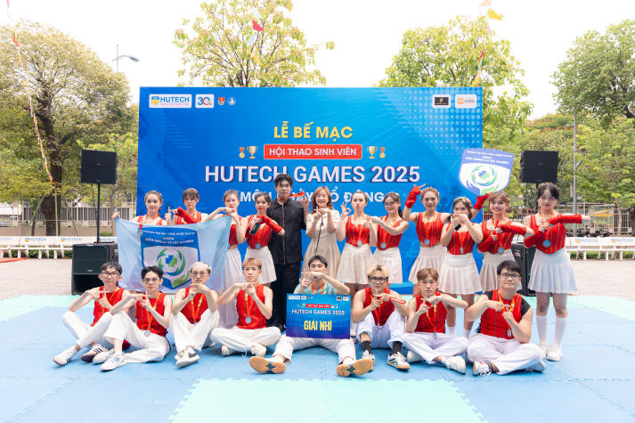 [HUTECH GAMES 2025] Quán quân môn Nhảy cổ động gọi tên Viện Công nghệ Việt - Nhật (VJIT) 150