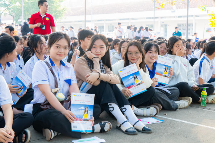 HUTECH Tour 2026 tại THPT An Thới (Bến Tre cũ): Đồng hành cùng học sinh vững vàng chọn ngành, tự tin bước vào tương lai 26