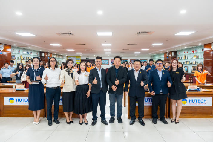 Sinh viên Khoa KHXH&QHCC học cách “cưa đổ” nhà tuyển dụng bằng thương hiệu cá nhân 112