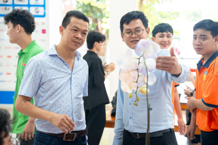 “Khoác áo mới” cho hoa lan: Hành trình sáng tạo của sinh viên Công nghệ sinh học 84