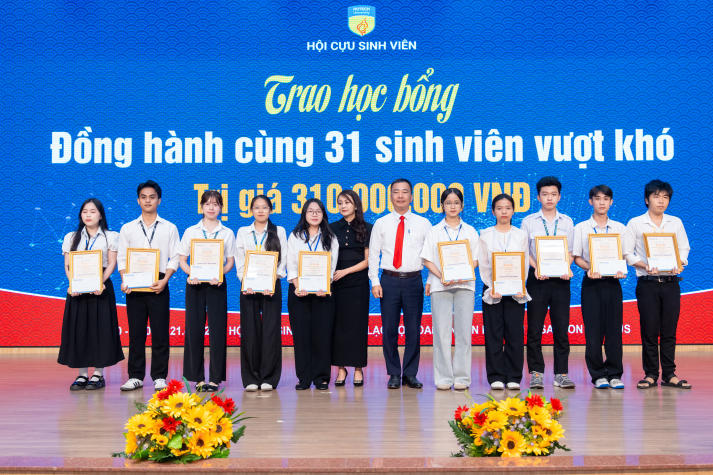 [Ảnh] Rộn ràng chuỗi hoạt động chào tuổi mới, lan tỏa khí thế và khát vọng vươn xa 101