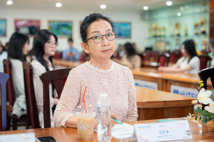 [Video] Tỏa sáng tại Chung kết, sinh viên ngành Đông phương học giành giải Nhất Cuộc thi Nói tiếng Hàn HUTECH 45