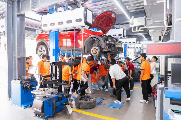 [Ảnh] Học nghề giữa thực tế, HUTECH-ers sớm định hình tương lai 49