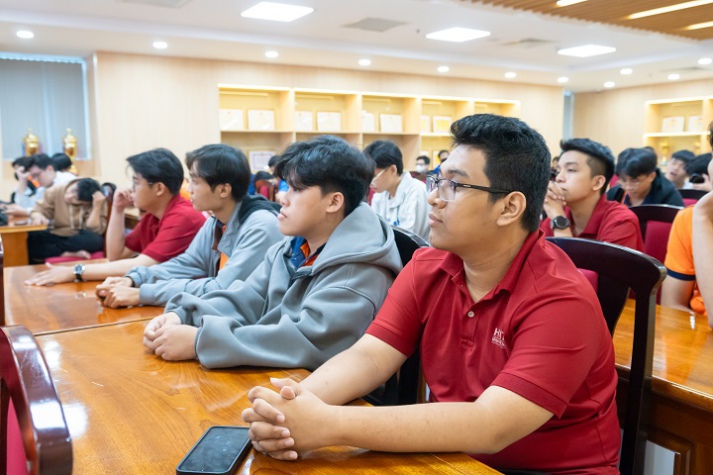 Các chuyên gia khơi dậy niềm đam mê đổi mới sáng tạo và khởi nghiệp cho sinh viên Viện Công nghệ Việt - Nhật 81