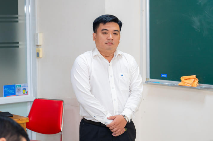 Nhiều giải pháp thiết thực được đề xuất trong buổi bảo vệ luận văn/đề án tốt nghiệp Thạc sĩ ngành Quản trị kinh doanh 52