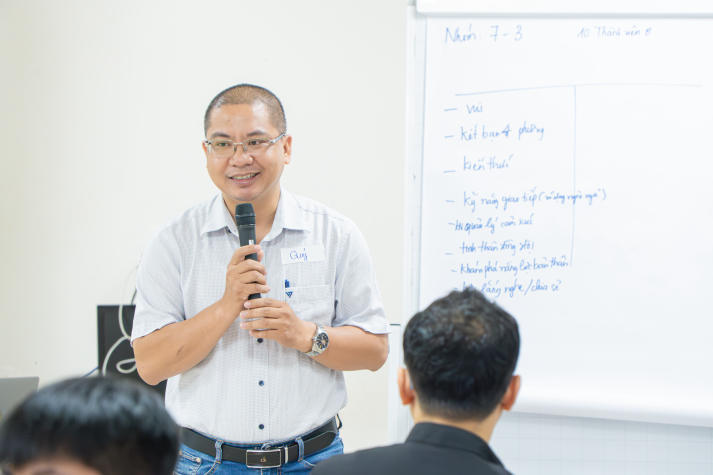 Khép lại chuỗi tập huấn dành cho Cán bộ - Giảng viên - Nhân viên HUTECH bằng hoạt động thiết kế poster ấn tượng 30