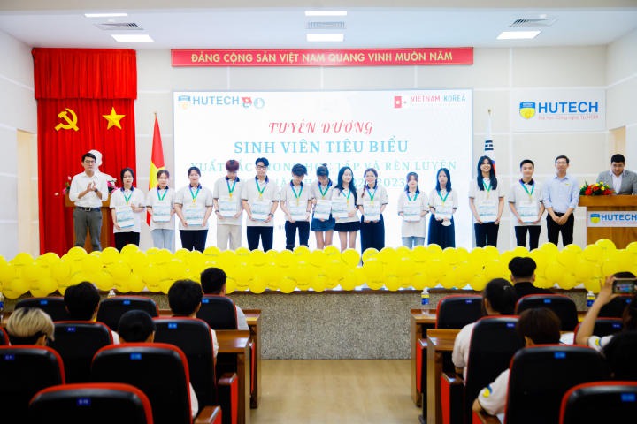 Viện Công nghệ Việt - Hàn tuyên dương 227 sinh viên xuất sắc và phát động cuộc thi tìm hiểu văn hóa Hàn Quốc 58