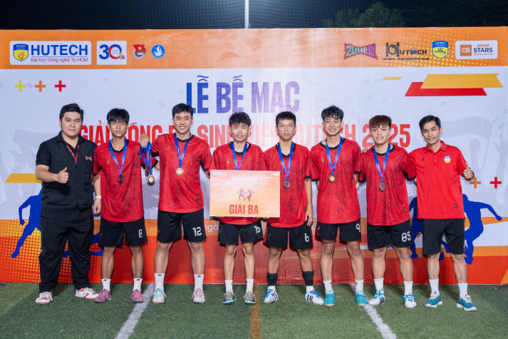 [Video] Viện Văn hóa - Nghệ thuật - Thể thao đăng quang vô địch Giải bóng đá Sinh viên HUTECH 2025 107