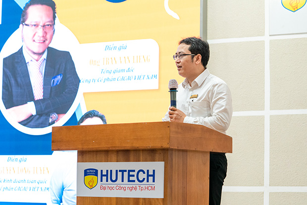Hơn 300 sinh viên Khoa Quản trị kinh doanh cùng lãnh đạo Vietnamcacao tìm hiểu cách chốt sales ngành thực phẩm 52