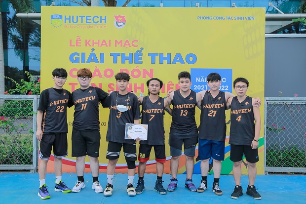 Giải Thể thao Chào đón Tân Sinh viên HUTECH chính thức khởi tranh môn Bóng chuyền và Bóng rổ 66