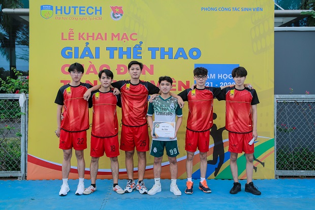 Giải Thể thao Chào đón Tân Sinh viên HUTECH chính thức khởi tranh môn Bóng chuyền và Bóng rổ 71