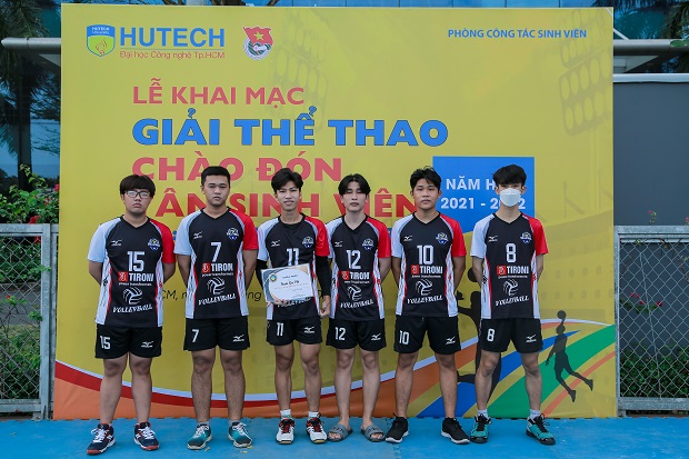 Giải Thể thao Chào đón Tân Sinh viên HUTECH chính thức khởi tranh môn Bóng chuyền và Bóng rổ 76