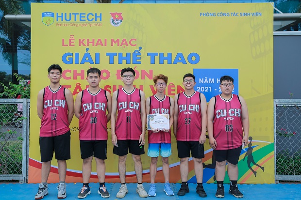 Giải Thể thao Chào đón Tân Sinh viên HUTECH chính thức khởi tranh môn Bóng chuyền và Bóng rổ 83