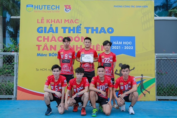 Giải Thể thao Chào đón Tân Sinh viên HUTECH chính thức khởi tranh môn Bóng chuyền và Bóng rổ 86