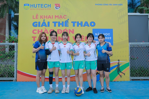 Giải Thể thao Chào đón Tân Sinh viên HUTECH chính thức khởi tranh môn Bóng chuyền và Bóng rổ 93