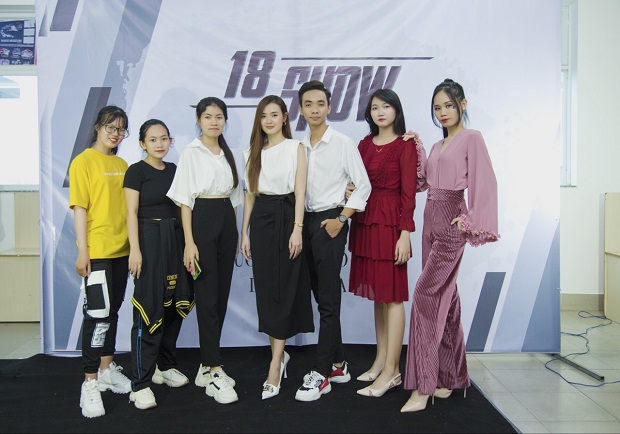 Sinh viên Thiết kế thời trang khóa 2018 gây ấn tượng với show diễn đầu tiên do NTK Midu hướng dẫn 79