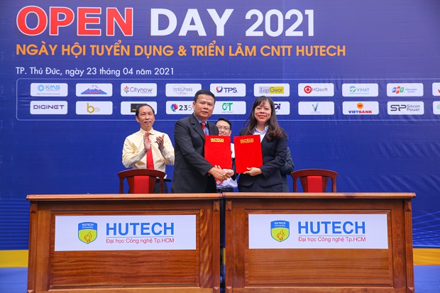 “Sàn giao dịch” việc làm HUTECH IT Open Day 2021 chính thức khai mạc với hơn 3000 vị trí tuyển dụng 114