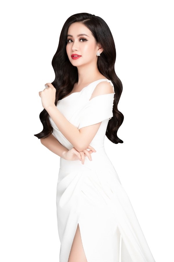 Hoa hậu Khánh Vân cùng dàn siêu mẫu chính thức ngồi “ghế nóng” Chung kết Miss HUTECH 2021 80