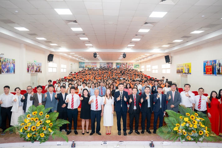 [Video] Doanh nghiệp Hàn khích lệ và mang đến nhiều cơ hội phát triển cho sinh viên VKIT tại Lễ khai giảng 112