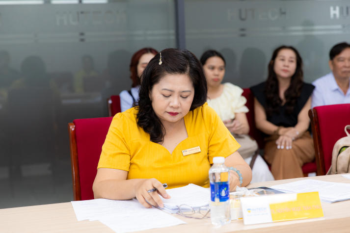 Nhiều sáng kiến giáo dục thực tiễn tại buổi bảo vệ luận văn Thạc sĩ ngành Ngôn ngữ Anh 35