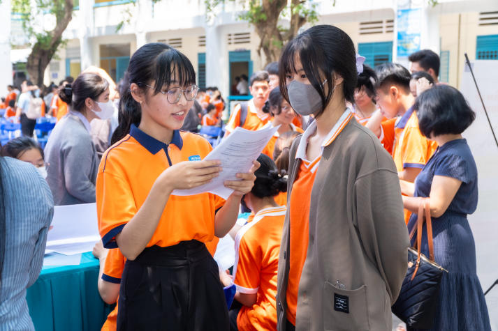 Sinh viên ngành Tâm lý học kết nối hơn 2.000 học sinh An Giang qua hành trình “Hiểu tâm lý - Vững tương lai” 30