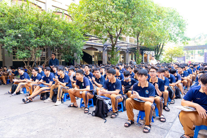 HUTECH Scholarship Tour 2025: 13 suất học bổng trị giá 25% học phí toàn khóa được trao cho học sinh Trường TH-THCS-THPT Bùi Thị Xuân (Đồng Nai) 59