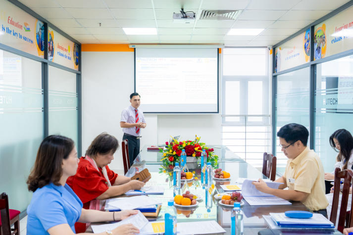 Nghiên cứu sinh ngành Quản trị kinh doanh HUTECH bảo vệ chuyên đề luận án tiến sĩ 39