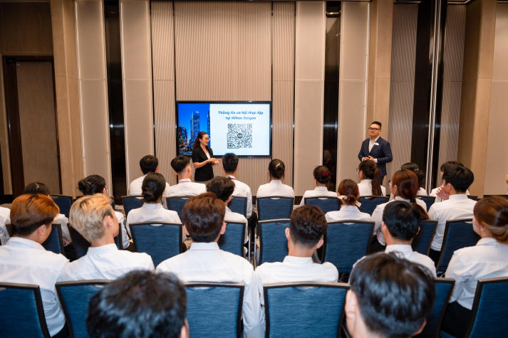 [Video] Không gian 5 sao trở thành lớp học: Sinh viên Quản trị khách sạn trải nghiệm tại Hilton Saigon và Renaissance Saigon 34