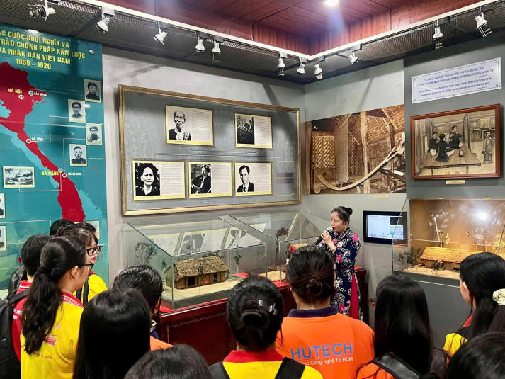 Khi mùa xuân được tạo nên từ ý thức sẻ chia của Khoa Tài chính - Thương mại HUTECH 47